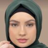 حجاب شیلا از جنس حریر سبز برای زنان مسلمان