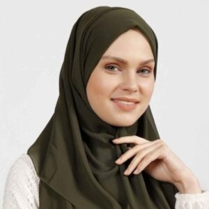 حجاب شیلا از جنس حریر سبز هانتر برای زنان مسلمان