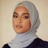 حجاب شیلا از جنس ابریشم خاکستری روشن برای زنان