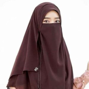 ست روسری و نقاب مربعی قهوه‌ای رنگ مخصوص زنان مسلمان