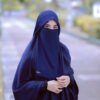 ست روسری و نقاب طرح کرپ اسلامی چهارخانه سرمه‌ای زنانه