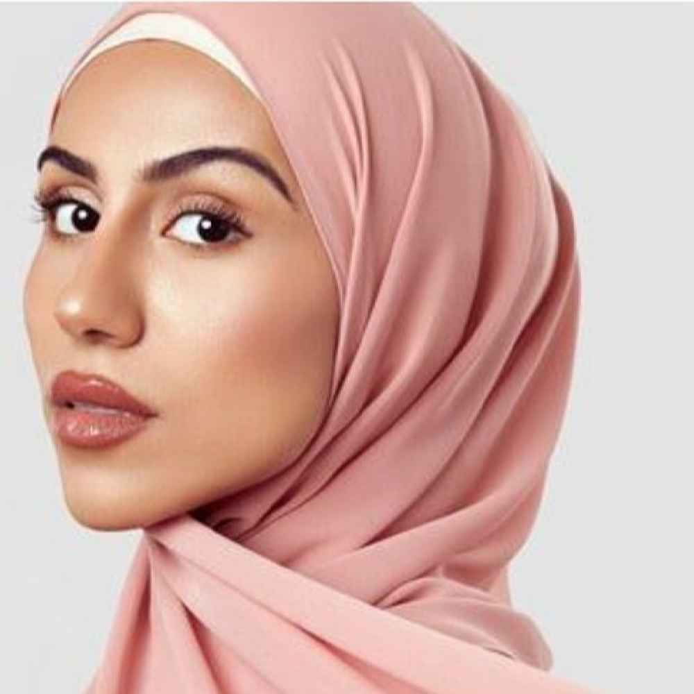 حجاب شیلا از جنس ابریشم صورتی برای زنان مسلمان