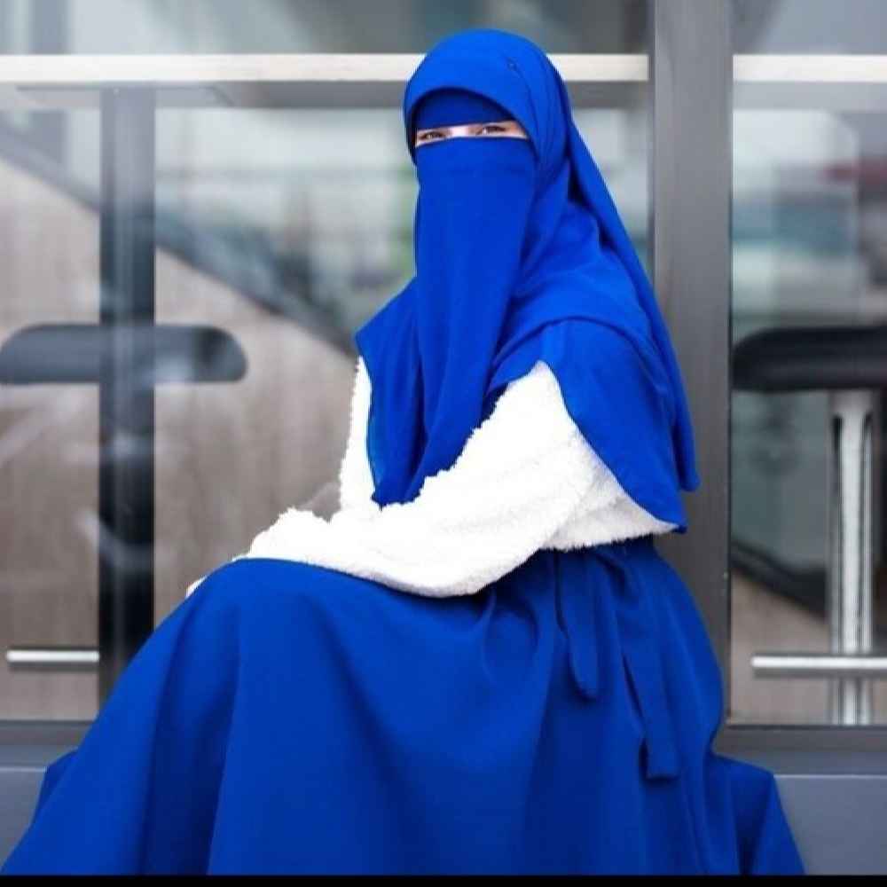 ست روسری و نیم نقاب اسلامی آبی سلطنتی مربع زنانه