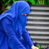 ست روسری و نیم نقاب اسلامی آبی سلطنتی مربع زنانه