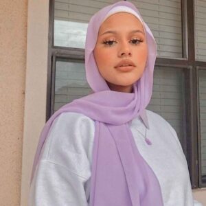 حجاب شیلا از جنس حریر یاسی برای زنان