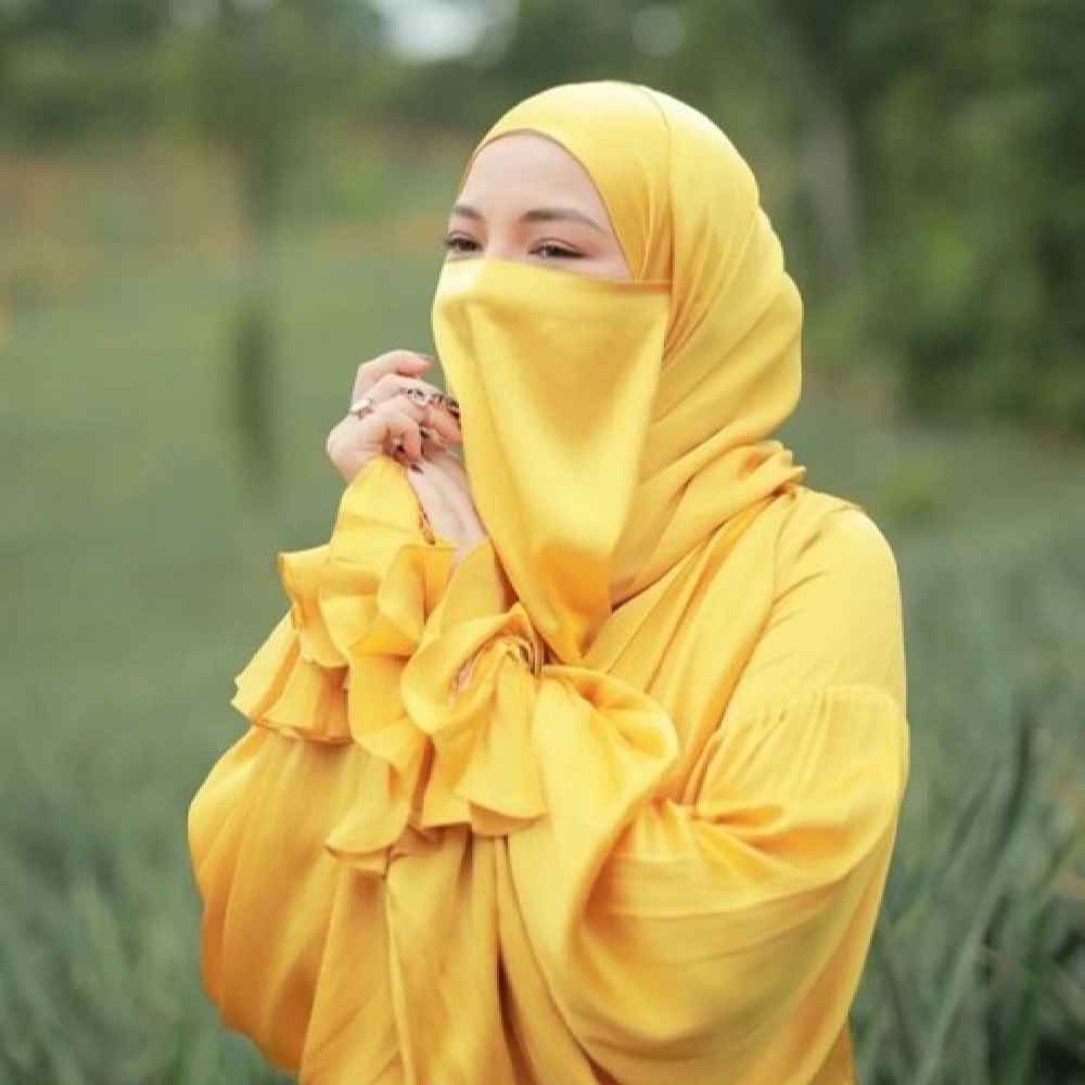 ست روسری و نیم نقاب اسلامی زرد مربع زنانه
