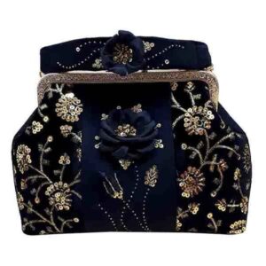 کیف دستی مخمل گلدوزی شده با طرح گل – الا