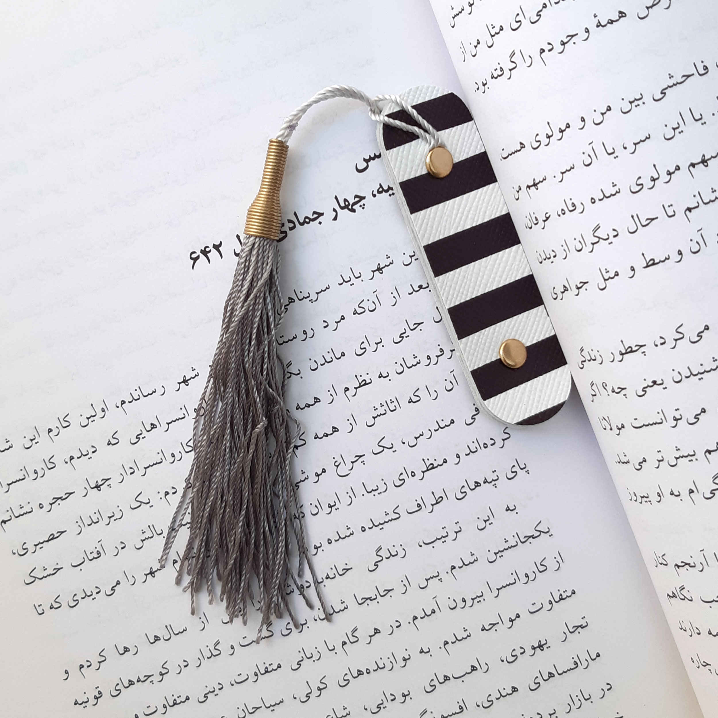 چرم راه راه نشانک مدل Viona