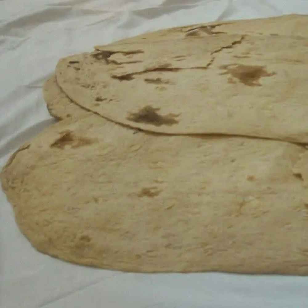 نان خشک ایرانی – نان خشک سنتی ایرانی که در دنکارز پخته می‌شود