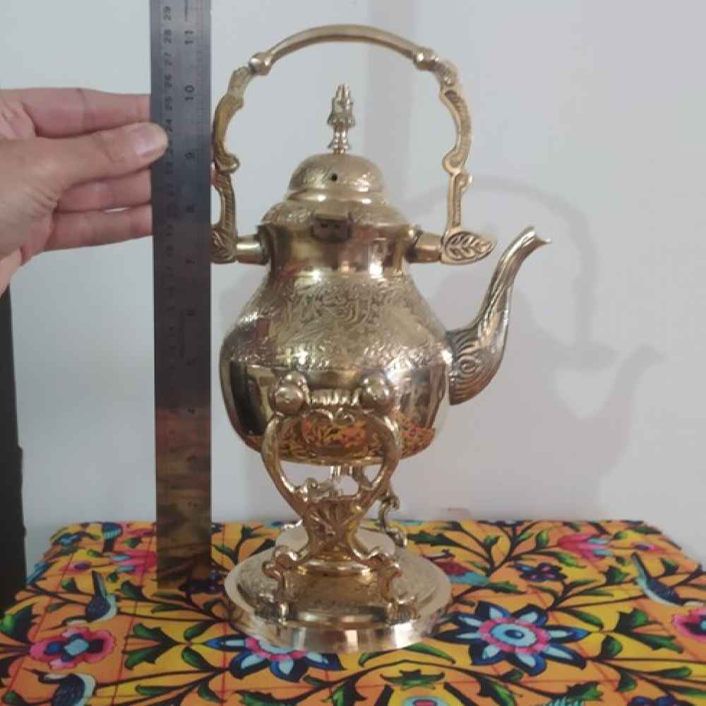 قوری و گرمکن برنجی حکاکی شده با دست با طرح زیبا و حکاکی طلایی