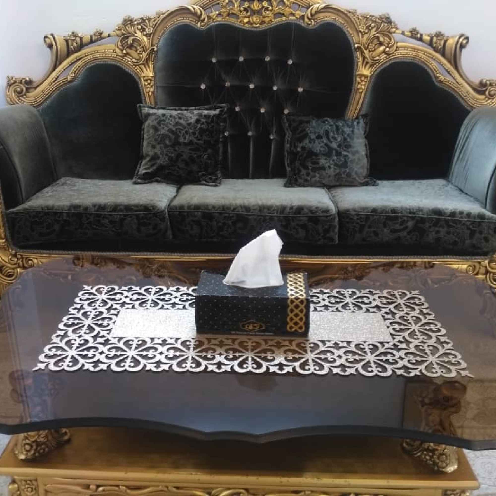 رومیزی مستطیلی شیک با طرح اکلیلی و چرم مصنوعی زیبا