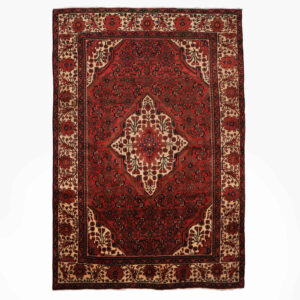 فرش دستباف بختیاری طرح ترنج گل‌دار – پشم قرمز