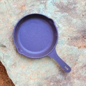 ماهیتابه چدنی برای کمپینگ و آشپزی در فضای باز – 20 سانتی‌متر