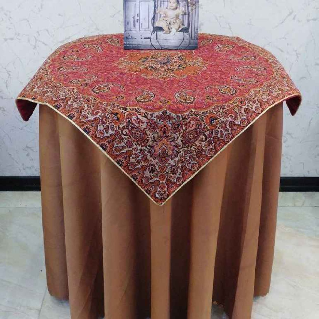 رومیزی ترمه لوکس با طرح بته جقه ایرانی لوزی
