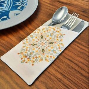 کیف کارد و چنگال مخمل – چیدمان شیک میز با طرح هندسی
