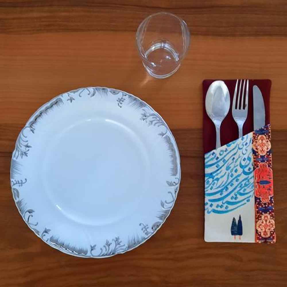 جا قاشق و چنگال مخمل با خوشنویسی فارسی – چیدمان شیک میز