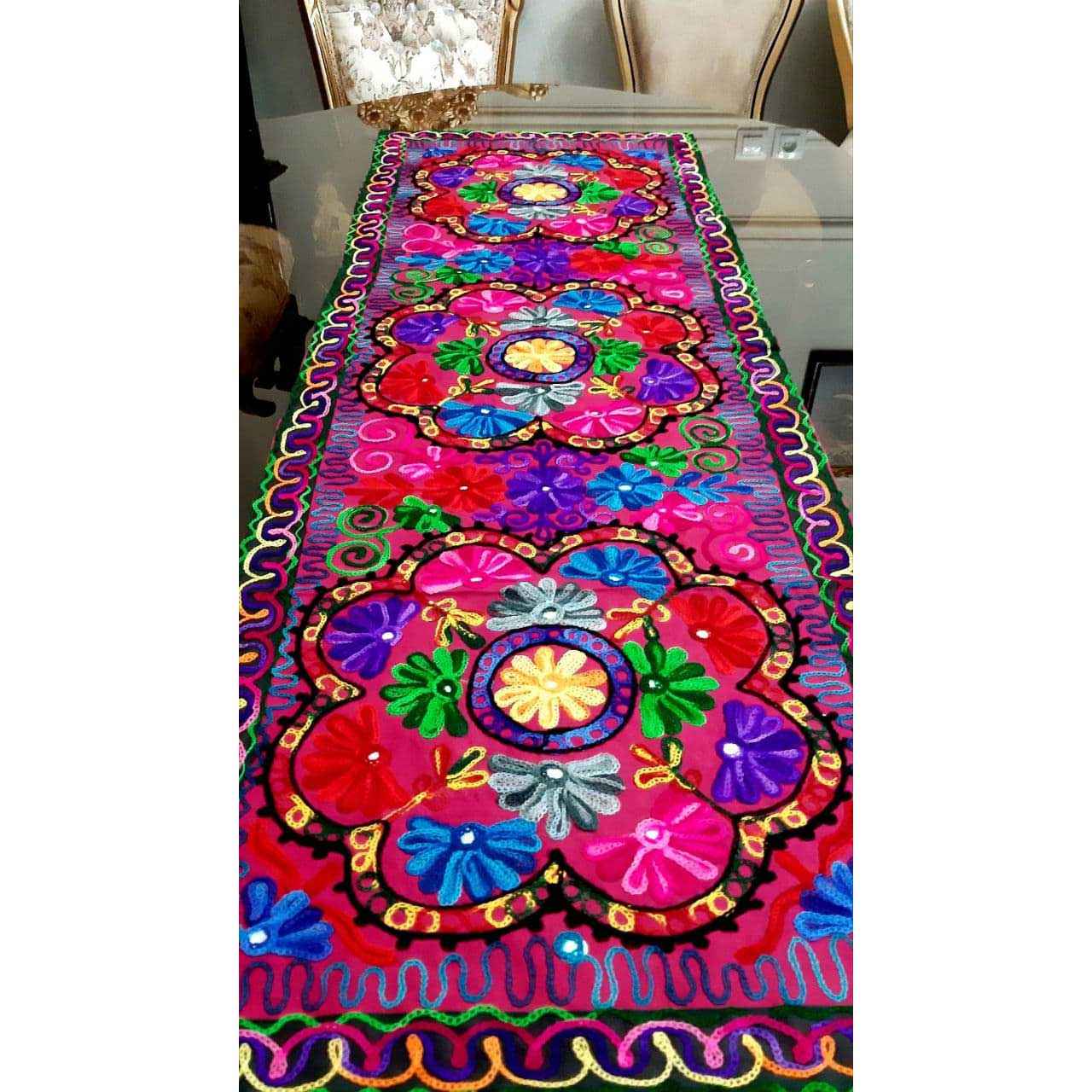 رومیزی گلدوزی شده با دست مدل میکاسا
