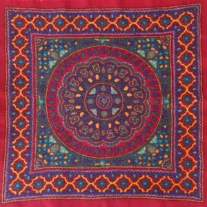 رومیزی دستباف ظریف پته کرمان، بازوبندی