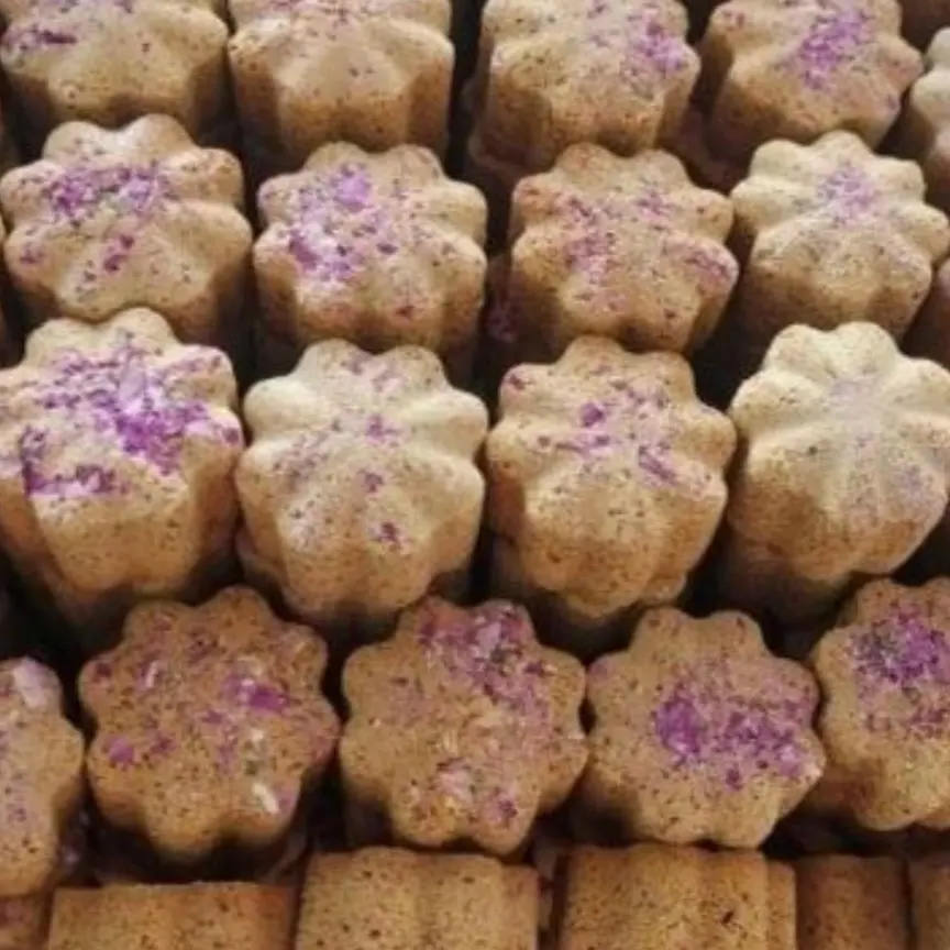 جایگزین طبیعی شکر – حبههای خرمای قرمز با گلبرگهای گل محمدی ۷۵۰ گرم