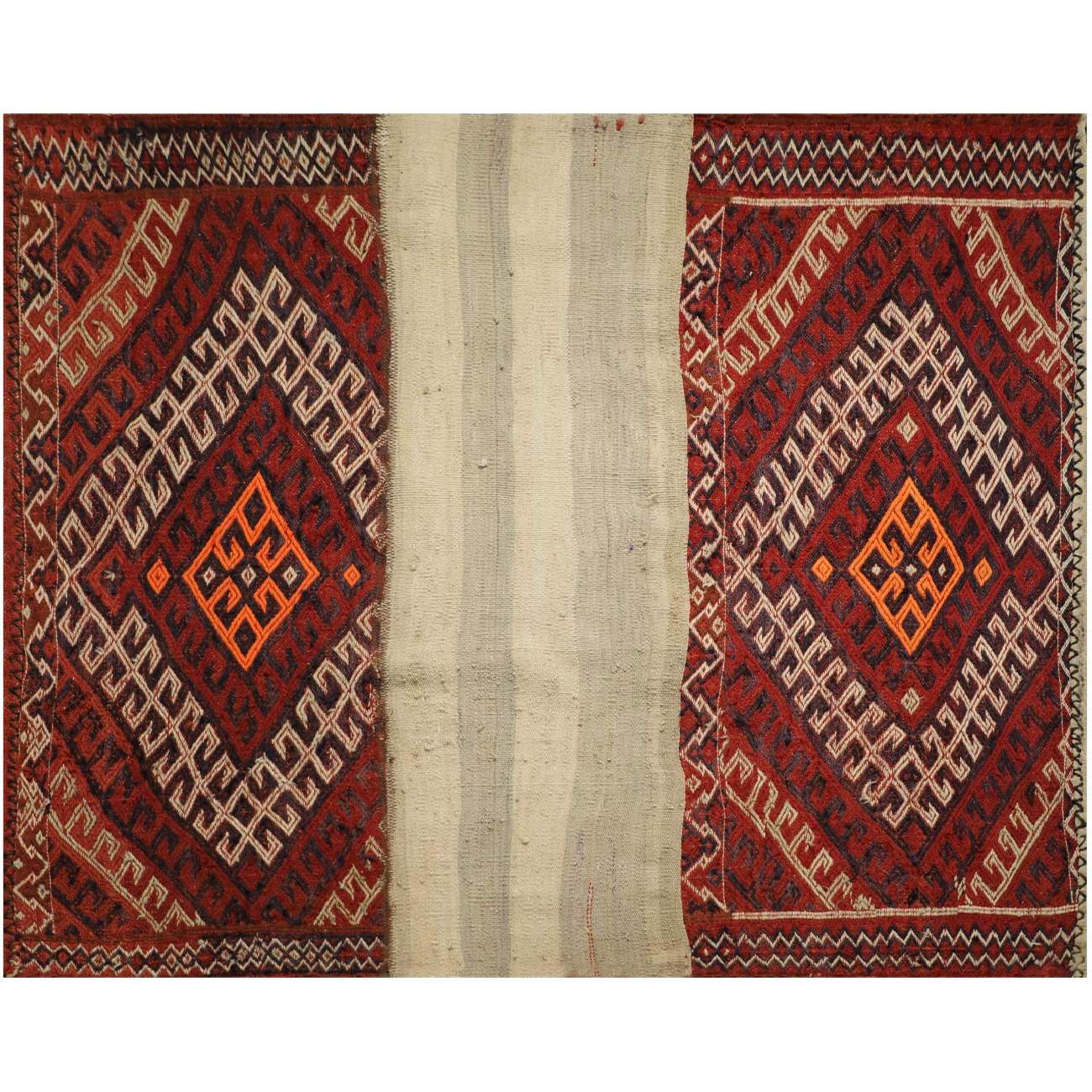گلیم دستباف چهل تکه طرح هندسی قرمز
