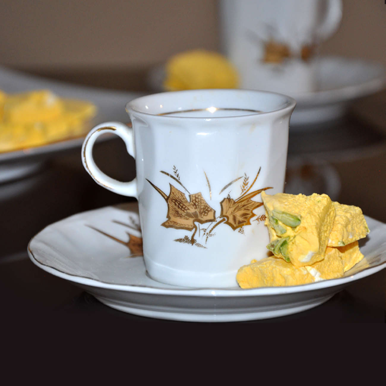 بستنی یخ زده با طعم زعفران، ۱۰۰ گرم (۳ عدد)