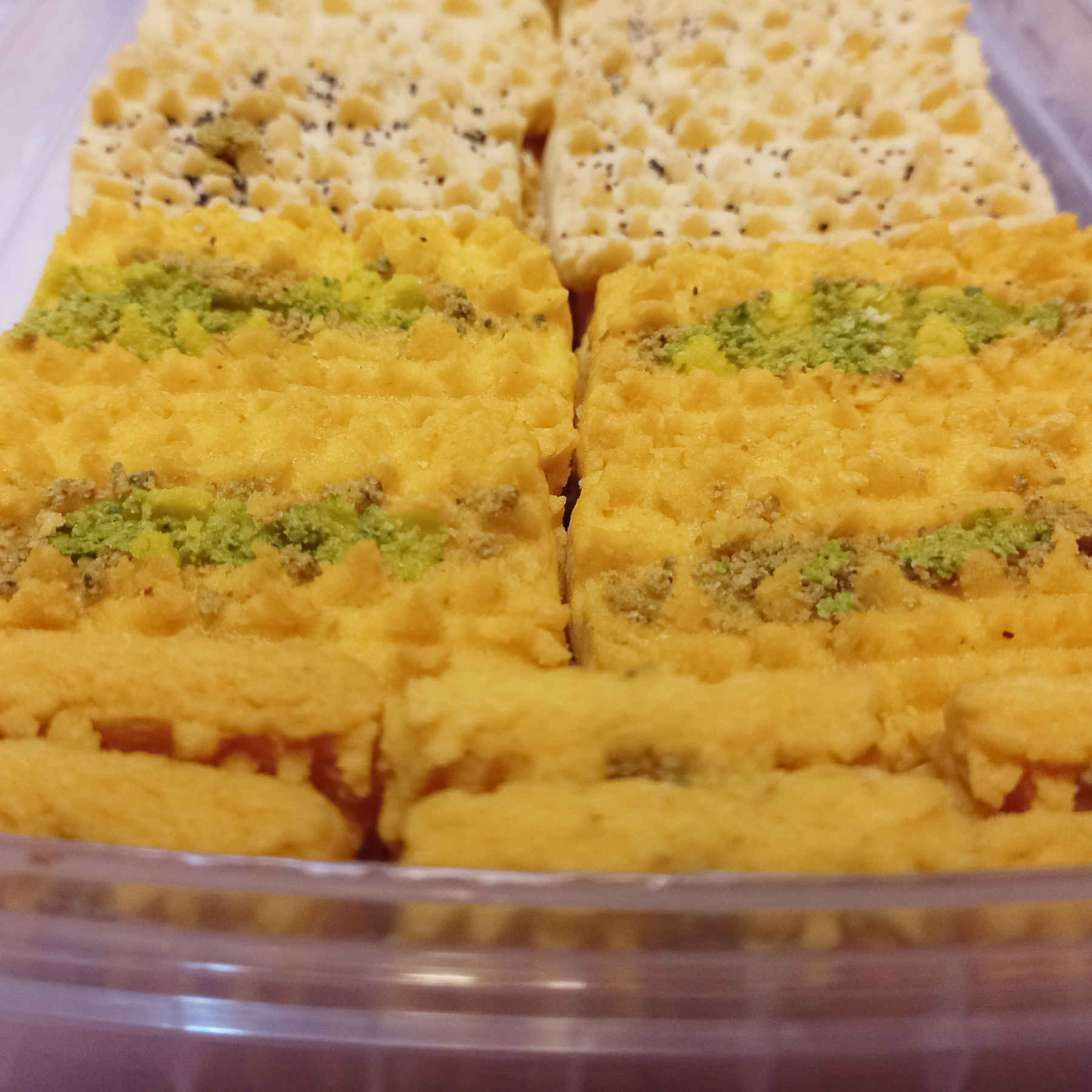 شیرینی ایرانی – نان چرخی پخته شده در قزوین (بسته ۲ عددی) – ۳۵۰ گرم