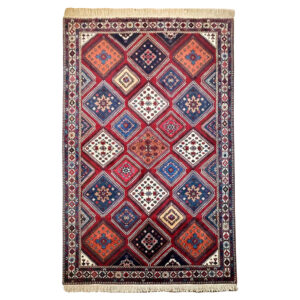 فرش دستباف یلمه (بختیاری) طرح لوزی هندسی – پشم قرمز