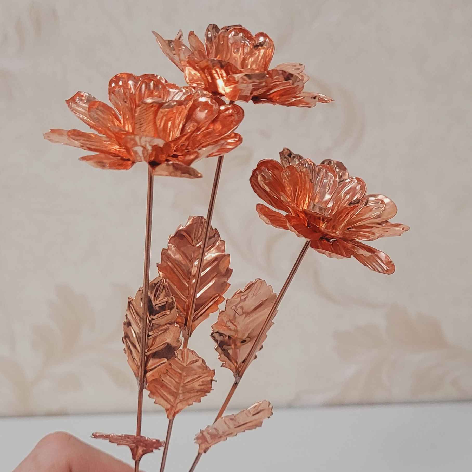 گل مسی تزئینی دست‌ساز برای دکوراسیون منزل – طرح گل هنری (۱۰ عدد)