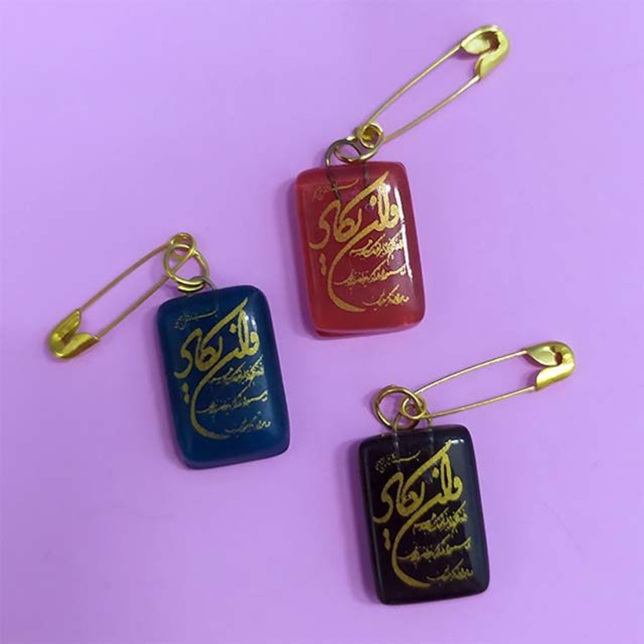 سنجاق سینه طرح اسلامی WA در طرح یکاد