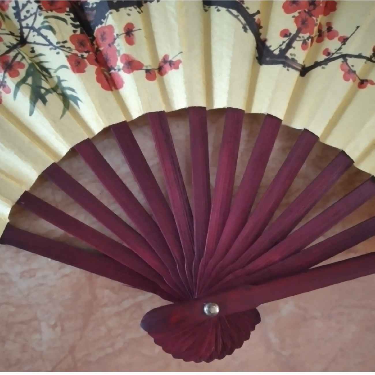 پنکه تاشو چوبی – سبک و شیک