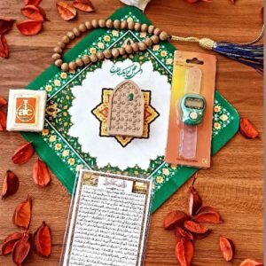 مجموعه هدایای اسلامی برای عبادت مسلمانان شامل مهر و تسبیح