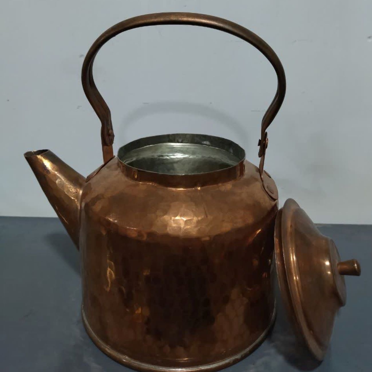 کتری مسی ایرانی طرح سنتی ژاله چکش‌کاری شده بادوام