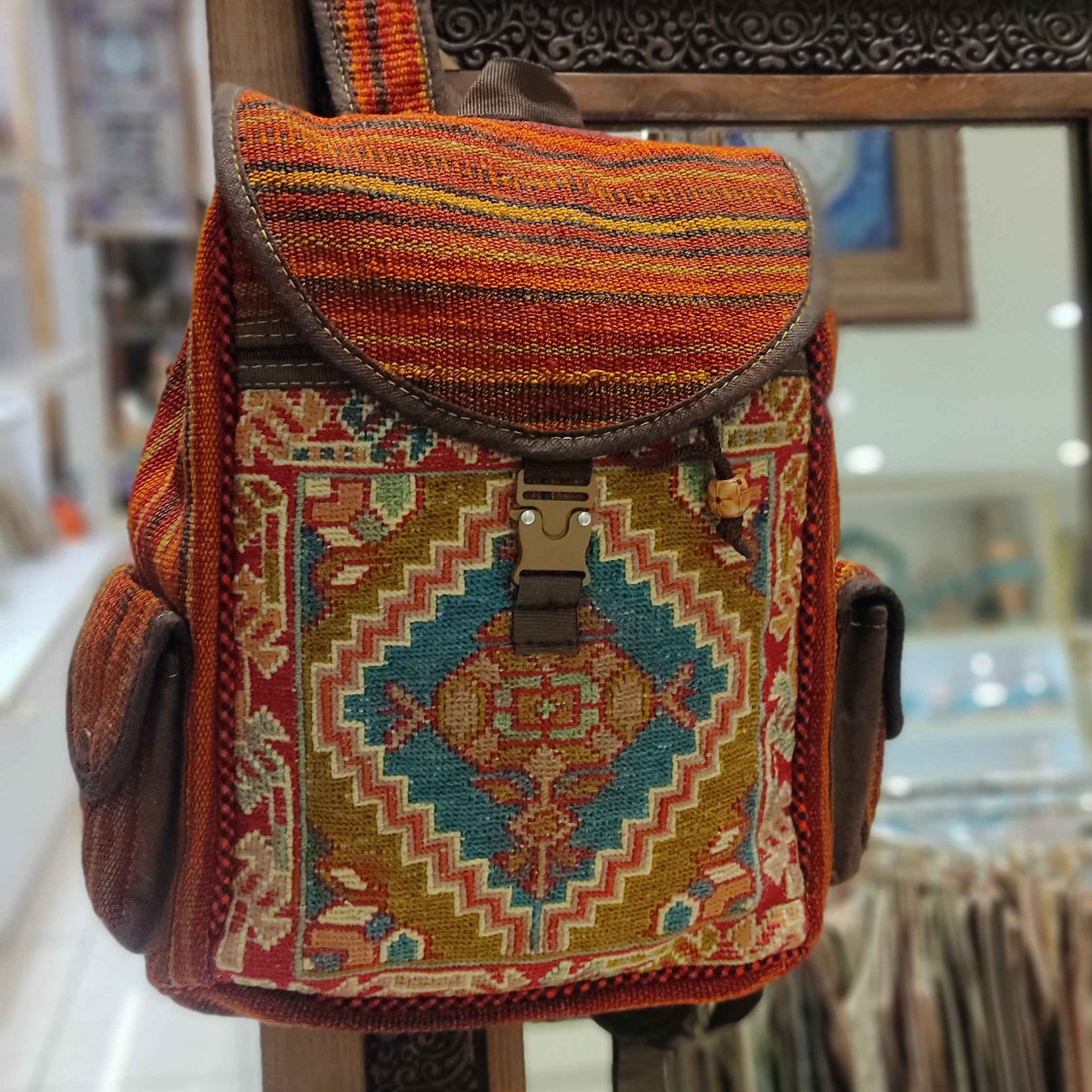 کوله پشتی راحتی گلیم ایرانی دستباف طرح بوهمی