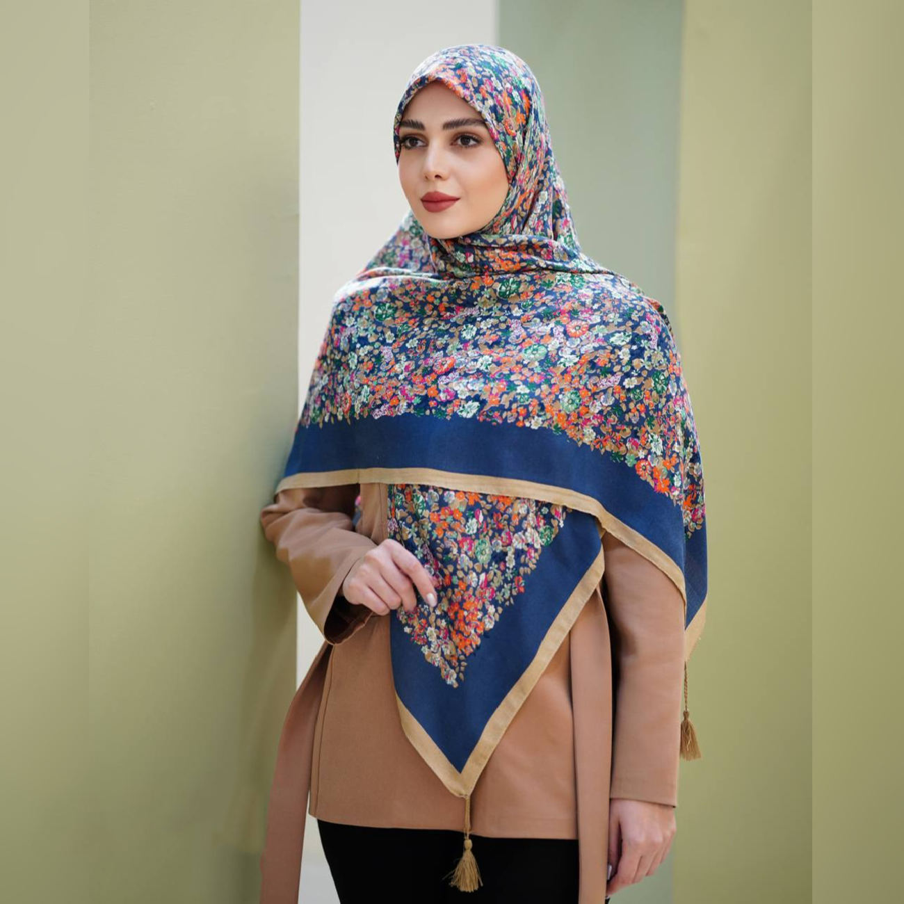 روسری نخی زنانه – طرح گلدار