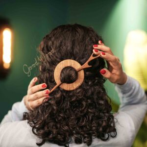 گیره موی چوبی زنانه دست ساز با طرح شاخ گوزن