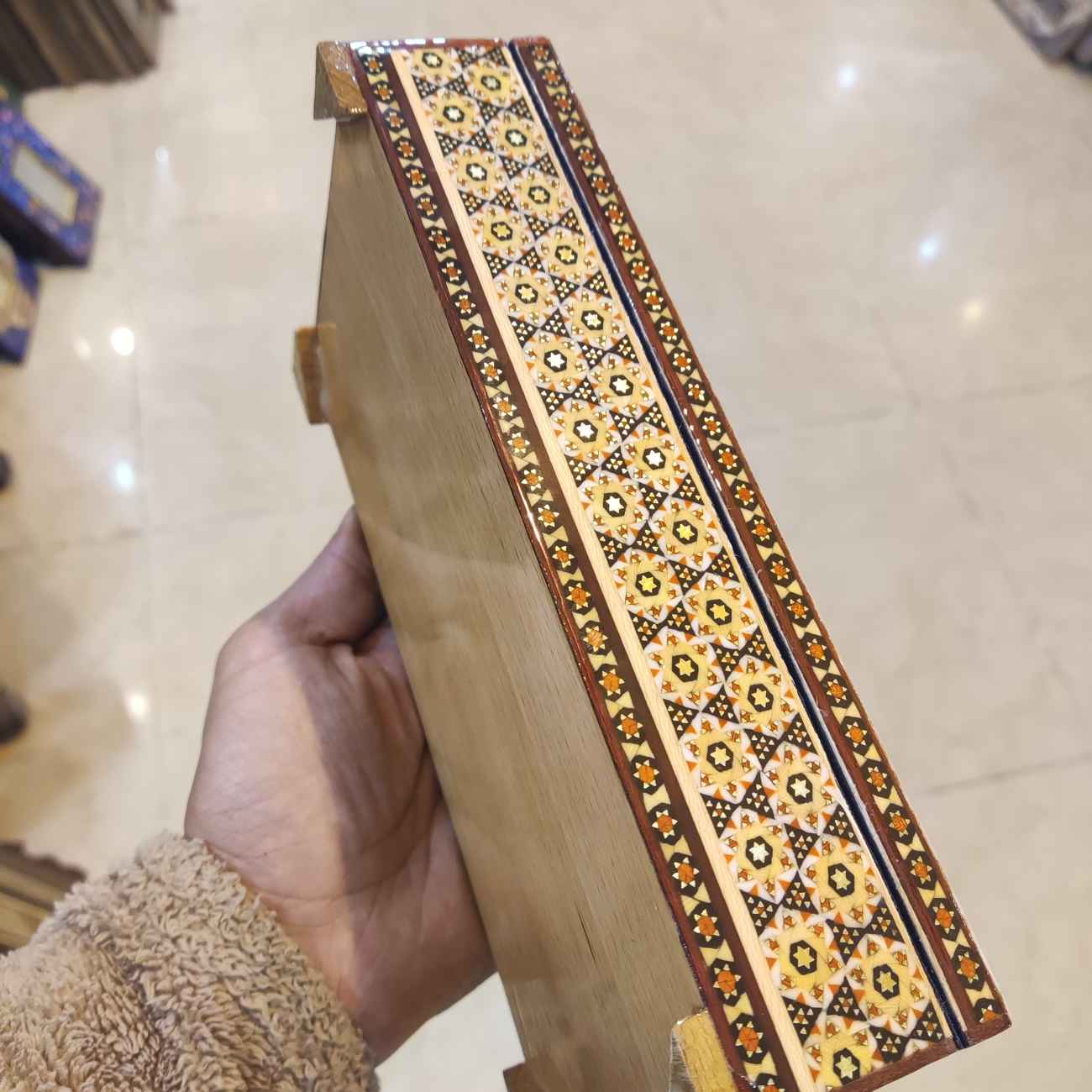 جعبه جواهرات استخوانی دستساز با طرح مینیاتور ایرانی