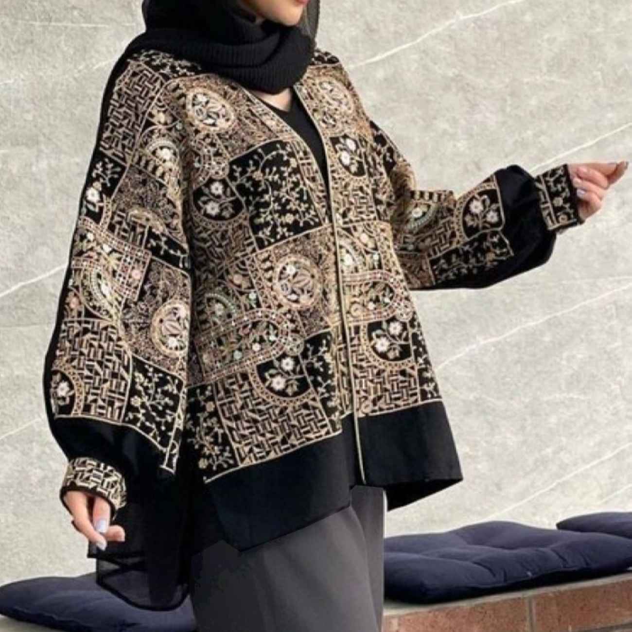 مانتوی شیک گلدوزی شده ایرانی، مناسب برای هر موقعیتی