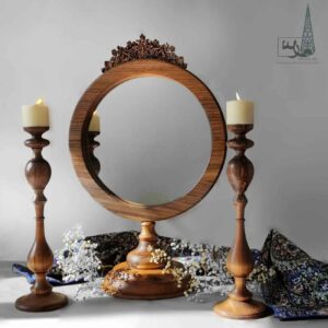 قاب آینه چوبی دست ساز به همراه شمعدان های ست