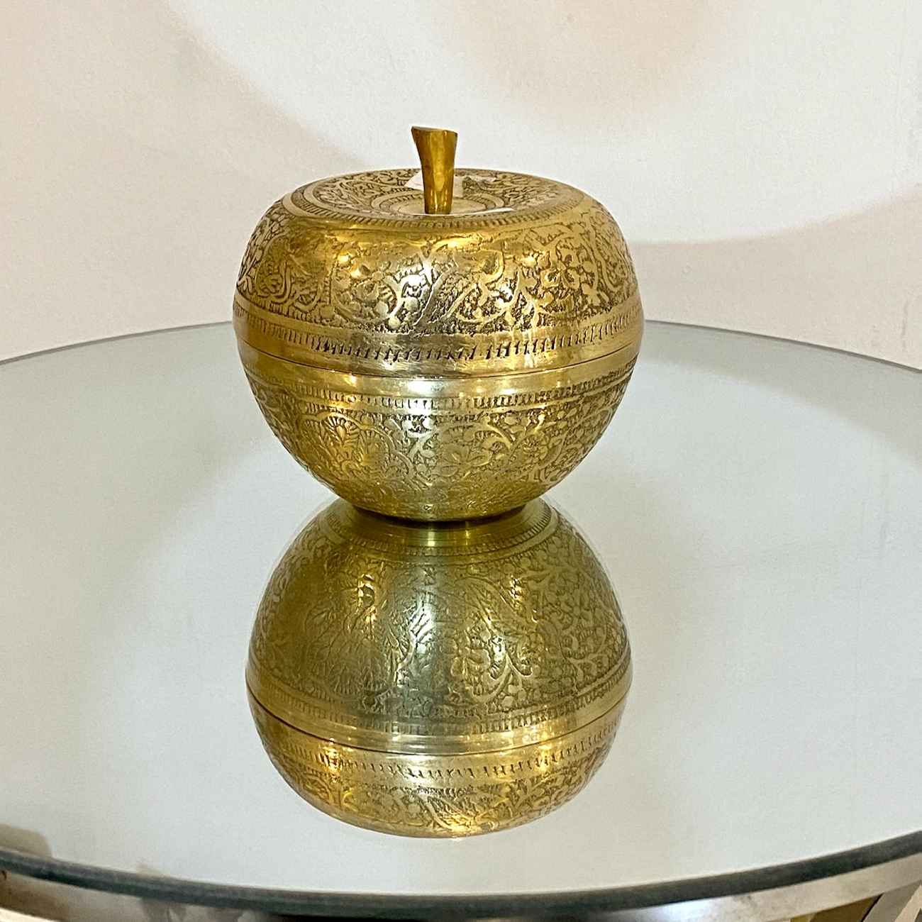قندان برنجی درب‌دار طرح سیب