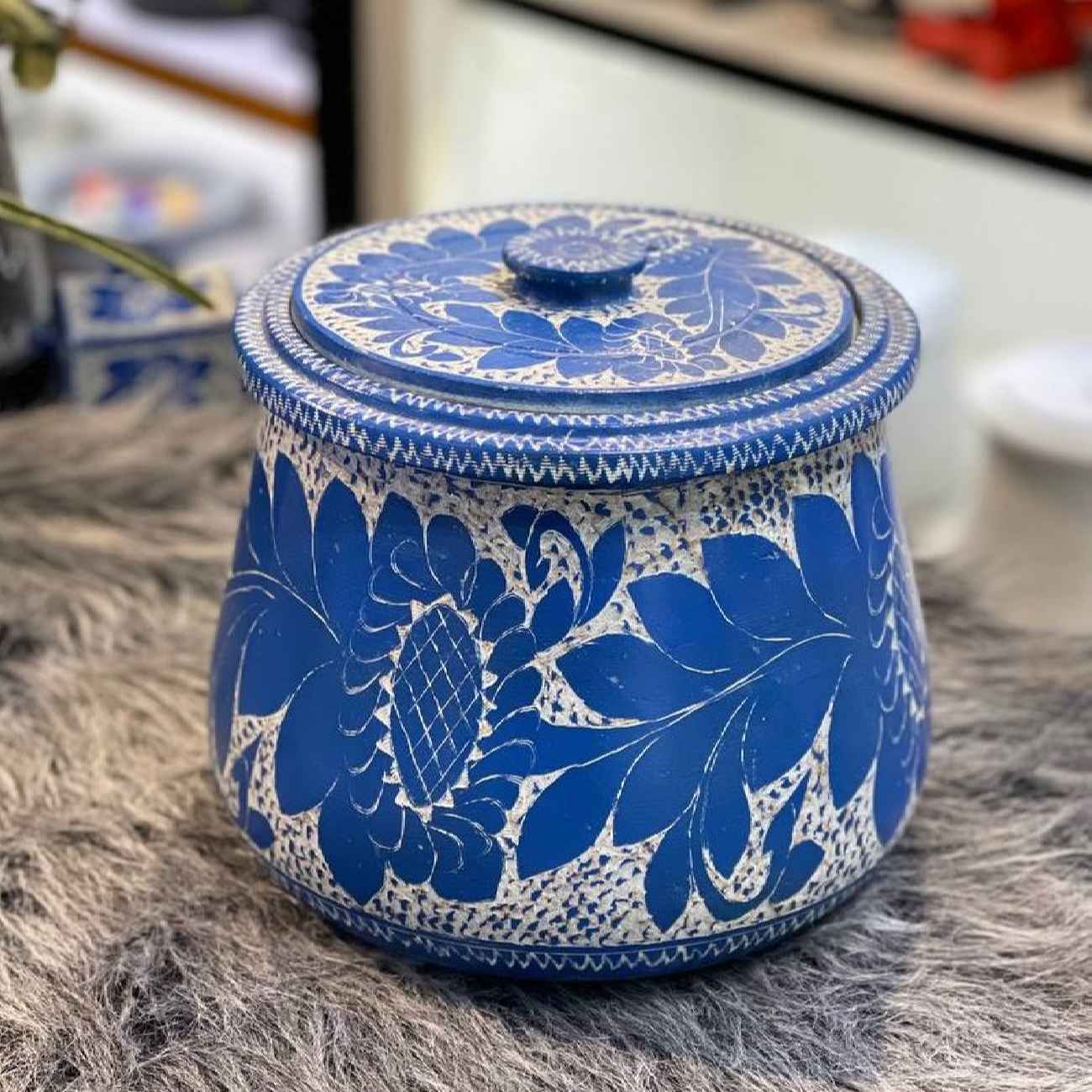 دیزی سنگی ایرانی مخصوص آبگوشت با طرح گل