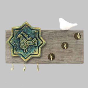 جاکلیدی دیواری تزئینی برای خانه‌ای زیبا و منظم با طرح کاشی و پرنده