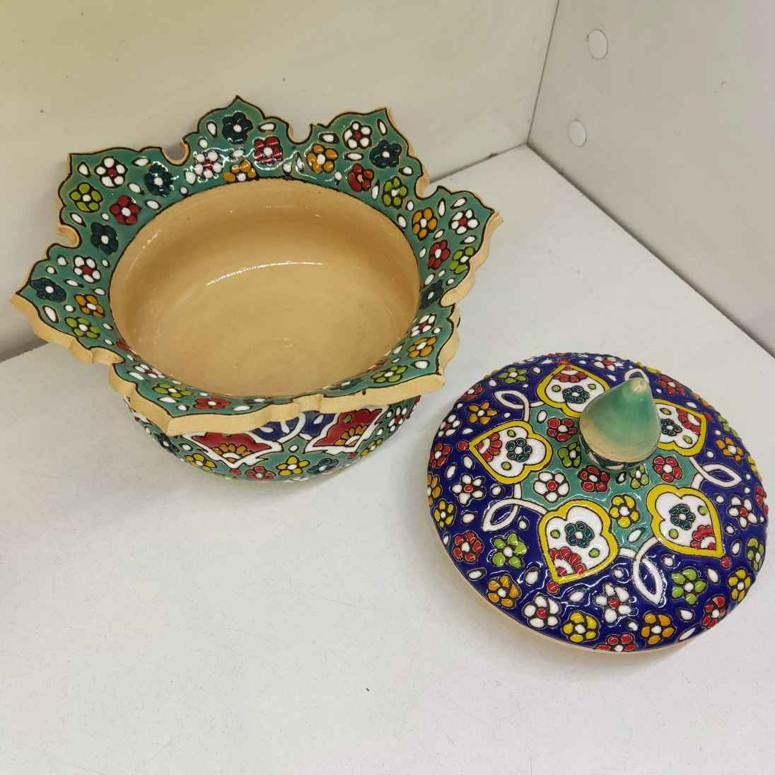 قندان سفالی دست ساز ایرانی با درب طرح گل