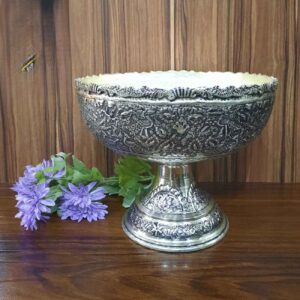 کاسه نقره تزئینی ایرانی با پایه پایه دار – ایده آل برای هدیه و دکوراسیون منزل