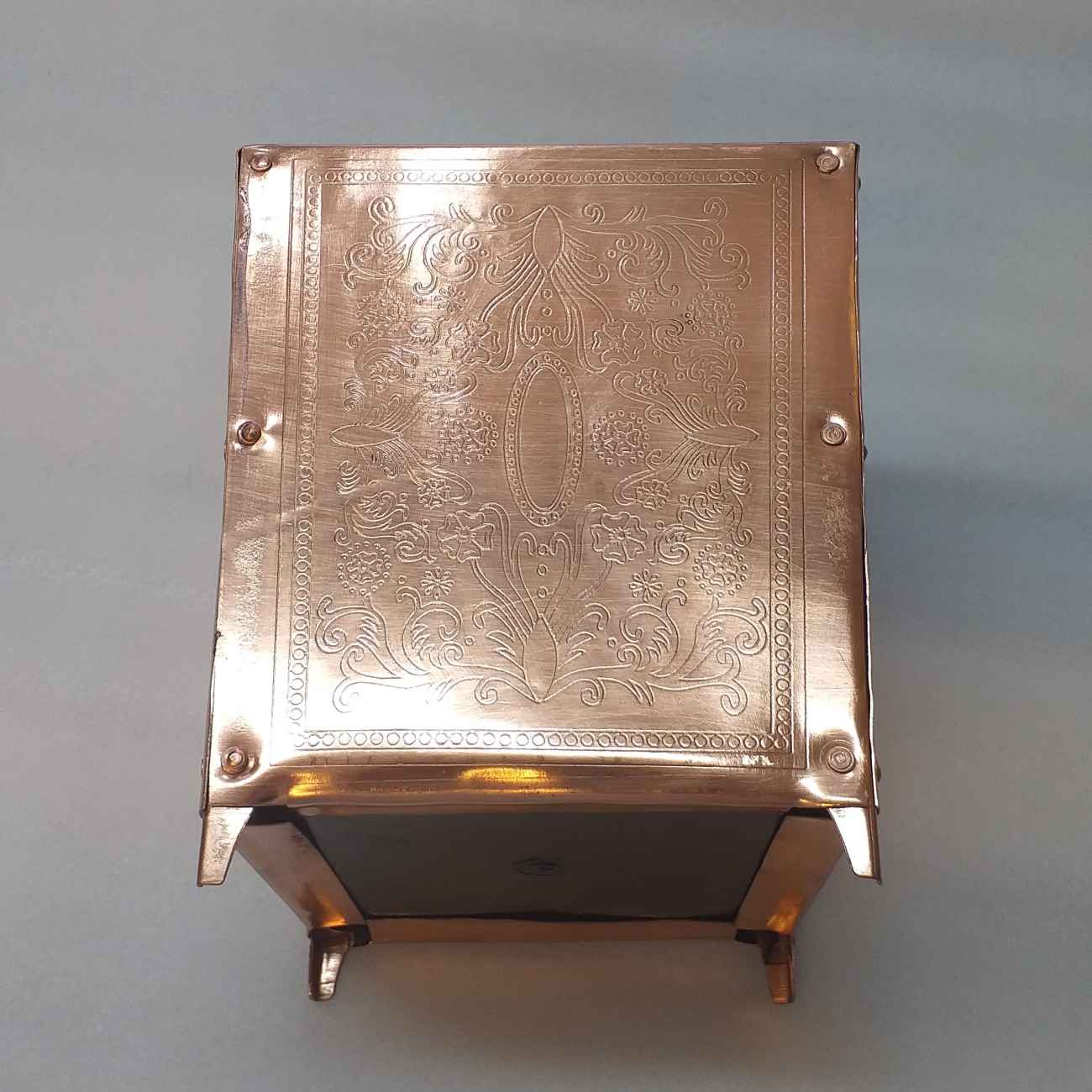 سبد زباله مسی قلمزنی شده طرح گل