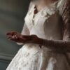 لباس عروس ایرانی – مدل عربی با یقه دلبری