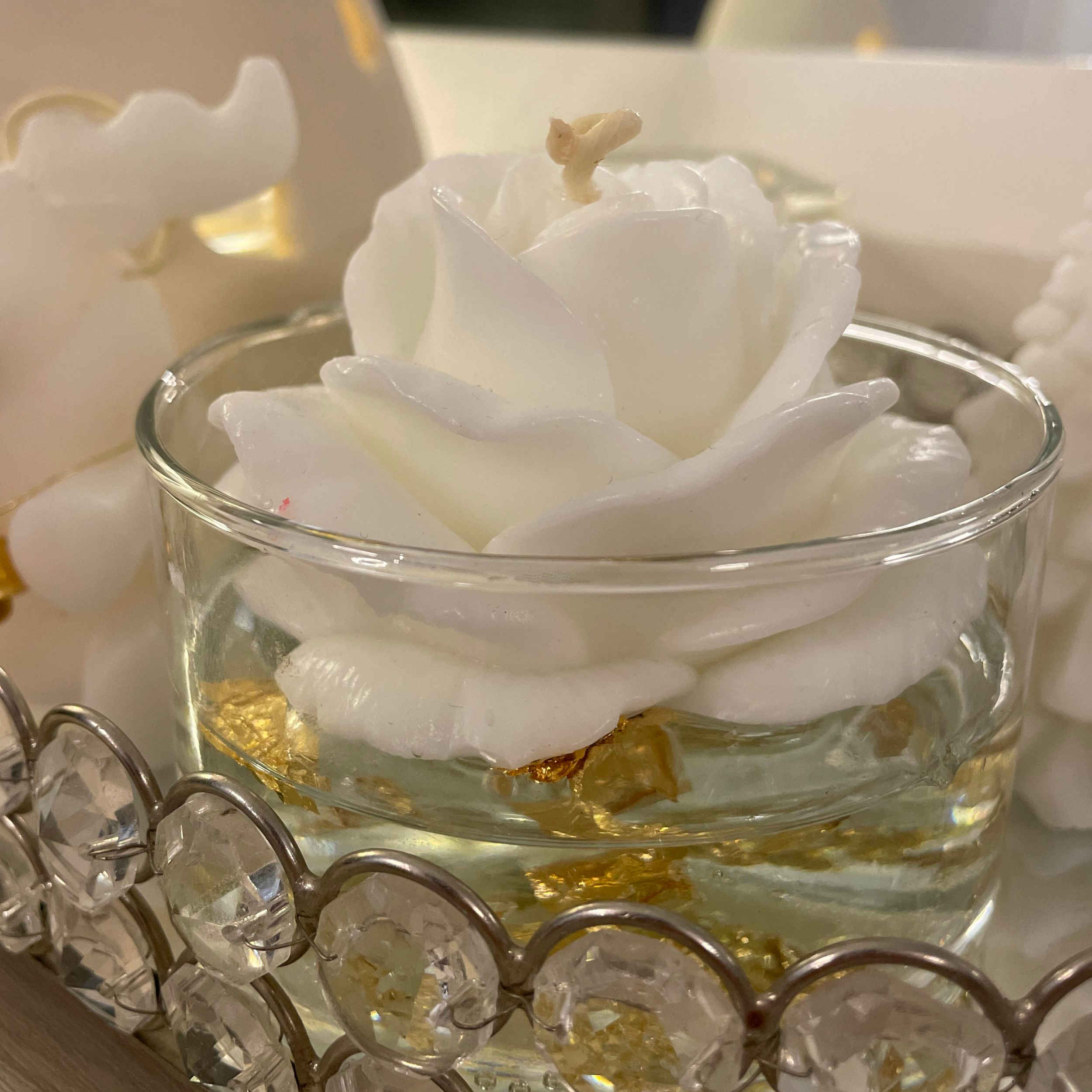 شیشه شمع معطر برای آرامش و هر مناسبتی با رایحه اسطوخودوس و طرح گل