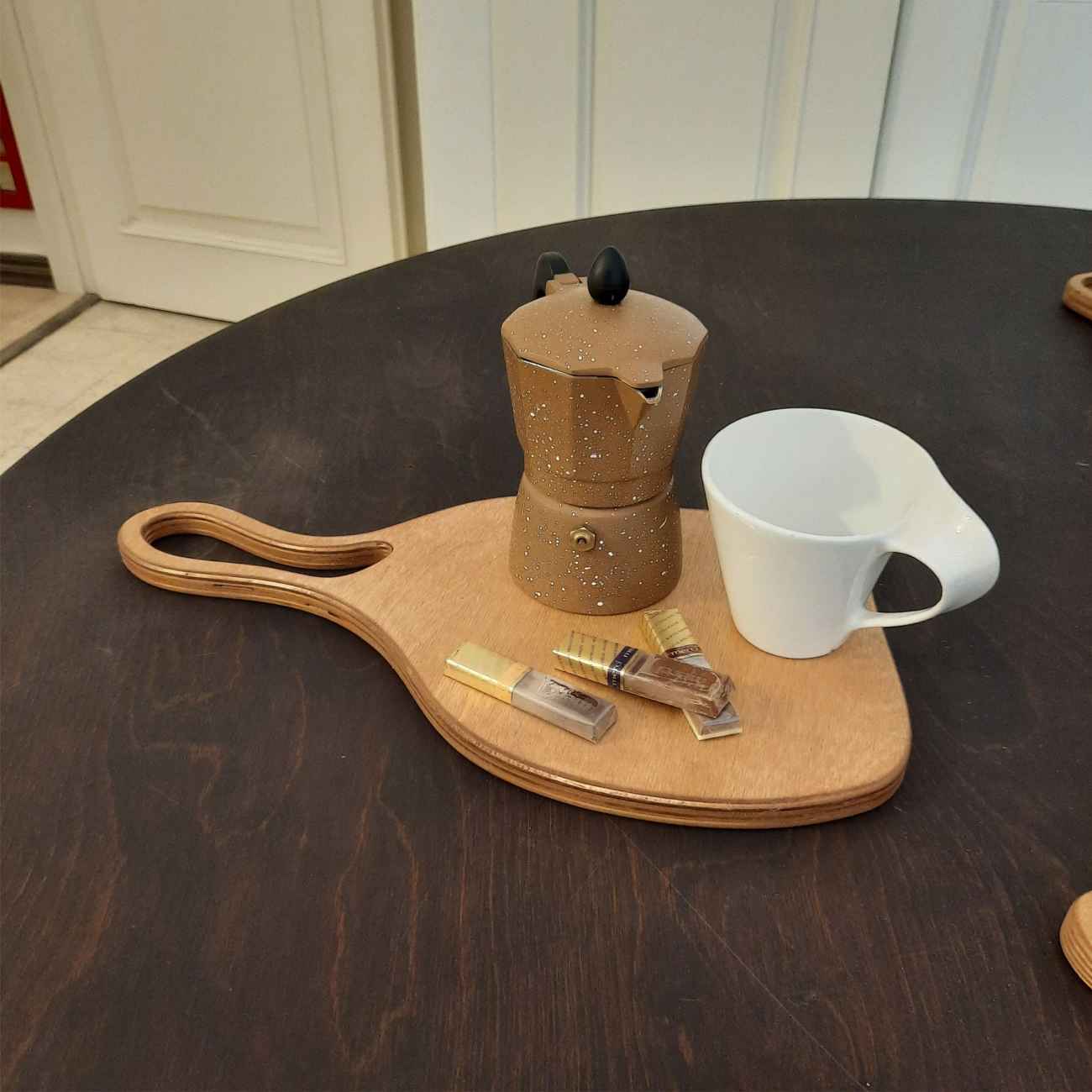 تخته سرو و برش چوبی – چند منظوره برای خرد کردن، برش دادن و سرو غذا