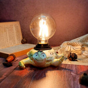 چراغ رومیزی لاک‌پشتی سرامیکی دست‌ساز، چراغ رومیزی هنری و منحصر به فرد برای ظاهری شیک