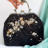 کیف دستی مهره دوزی شده طرح گل به رنگ مشکی - طراحی ماندگار