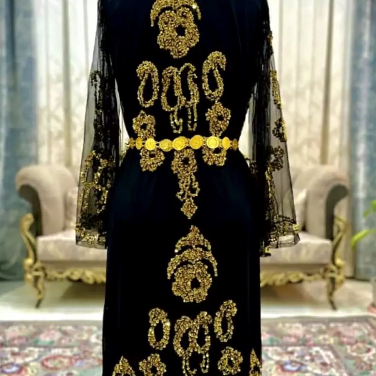 لباس کردی درخشان با گلدوزی جواهر – ترکیبی جاودان از سنت و زرق و برق